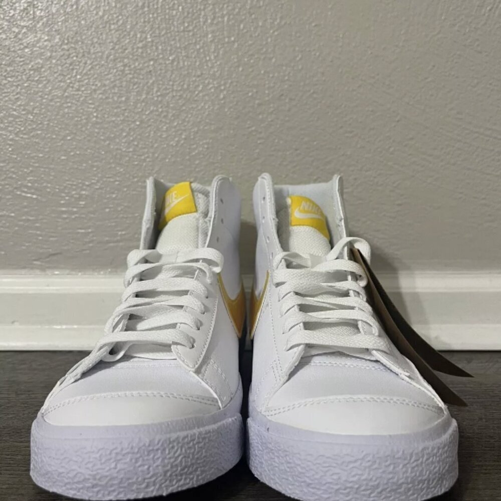 NIKE BLAZER MID NN GS KWE 77 WHITE YELLOW Shoe Size 7Y/Women 8.5 FJ4670-100​​​ - Picture 2 of 11